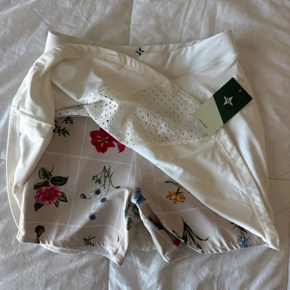 NWT Tuckernuck Tnuck Sport Naomi Tennis Skirt White Fresh Buds Floral Small - Picture 6 of 7